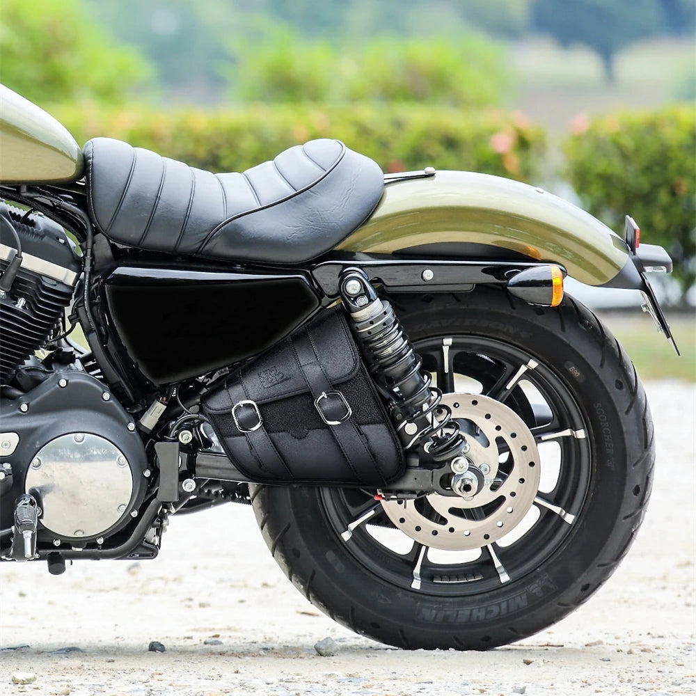 Bolsa Lateral para Moto KEMiMOTO – Saddlebag Swingarm Impermeável em Couro Sintético